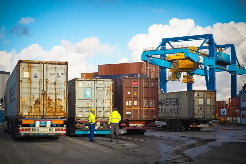 How to Reduce Freight Costs: 9 Practical Strategies for UAE Shippers